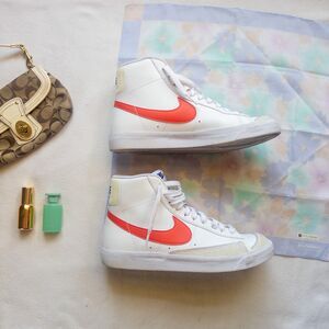 Nike Blazer Mid ’77 Vintage Red/White Boys Youth Sneakers Size 7Y